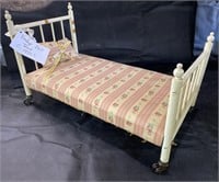 VTG Wooden Doll Bed