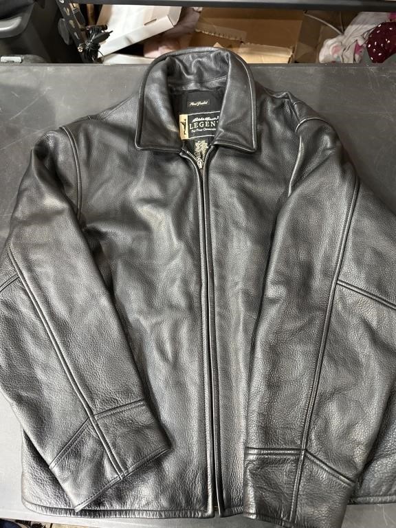 Eddie Bauer Legends Leather Jacket Sz M
Women’s