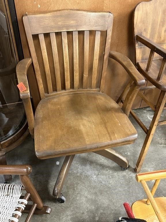 VTG WOOD ROLLING OFFICE CHAIR