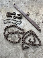 2 hooks, 3 sections of chain and a hoist
