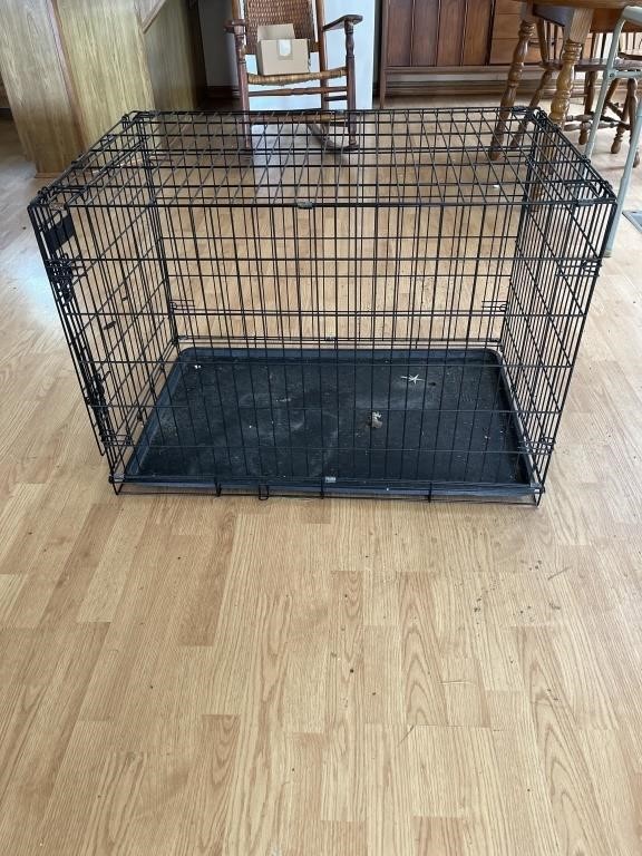 Metal Doskocil dog crate with plastic tray. 3f b