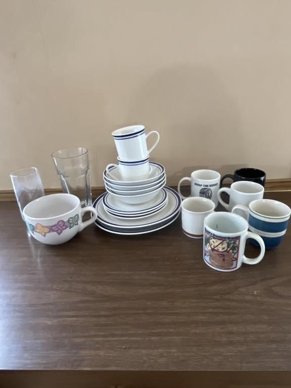Kitchen lot- Gibson dinnerware, glasses and