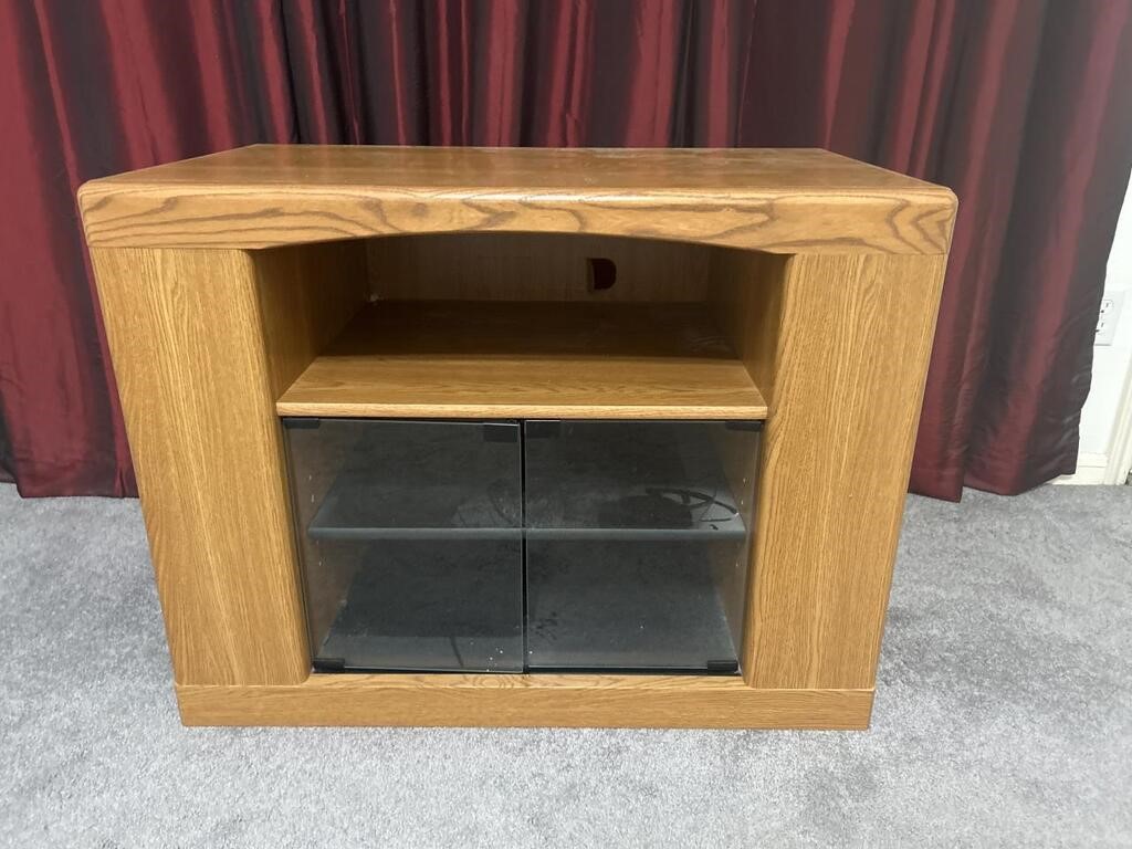 Tv /  Entertainment Stand