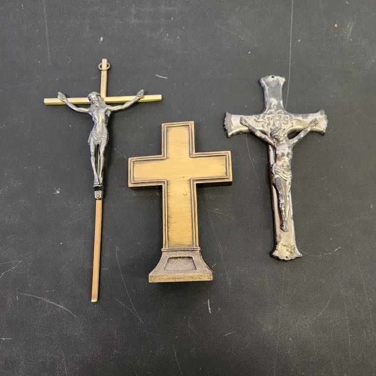 Crucifixes & Eucharistis Minister pendant
