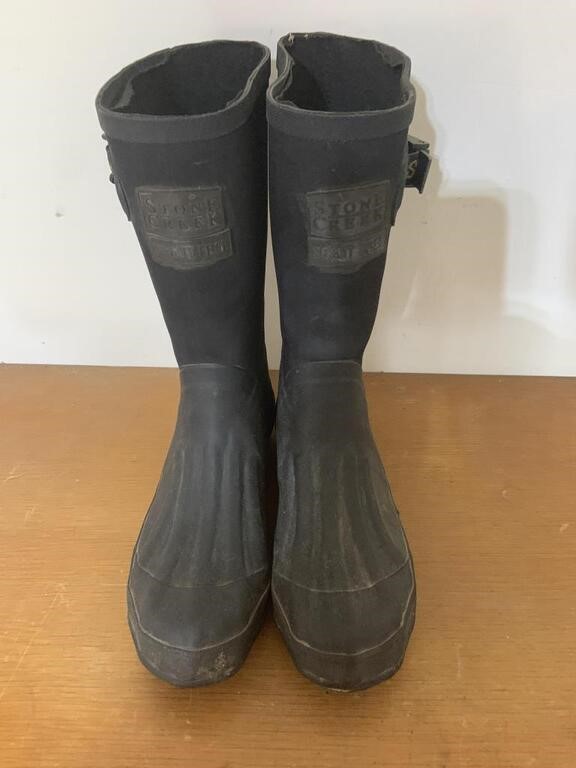 Rubber boots size 6
