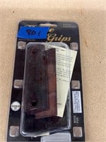 Handgun grips