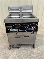Henny Penny gas double fryer w/ filtration system