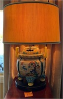 L - TABLE LAMP W/ ASIAN PORCELAIN BASE (L29)