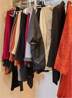 L - MIXED LOT OF WOMEN'S CLOTHING (M1)