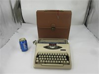 Ancienne machine à écrire Dactylo, The Singer
