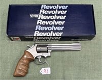 Smith & Wesson Model 617-1
