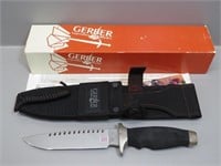 Gerber LMF tactical sheath knife – with saw