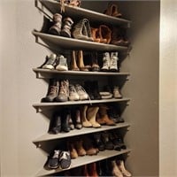 Shelves of Ladies Shoes Size 6