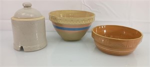 Vintage Art pottery 2 bowls and 1 cover