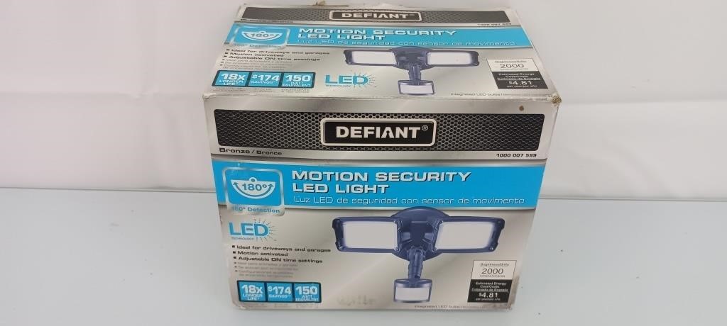 New Defiant motion security light LED