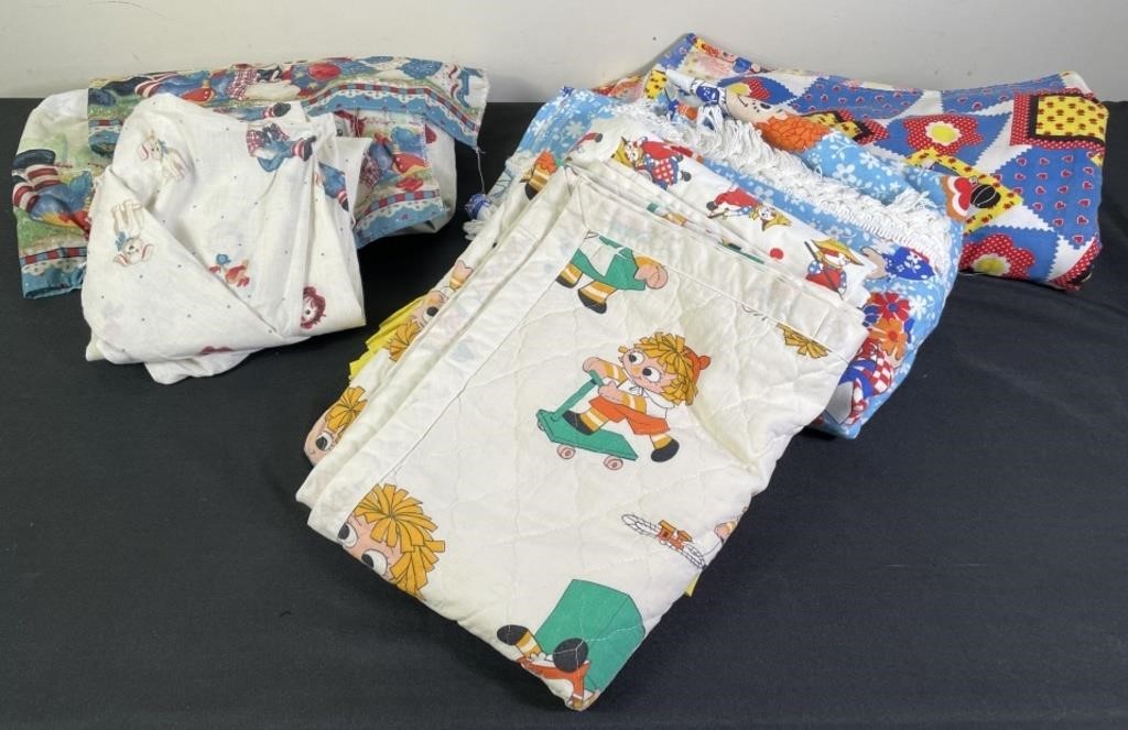 Raggedy Ann Fitted Crib Sheet, Ruffle, Quilts (6)