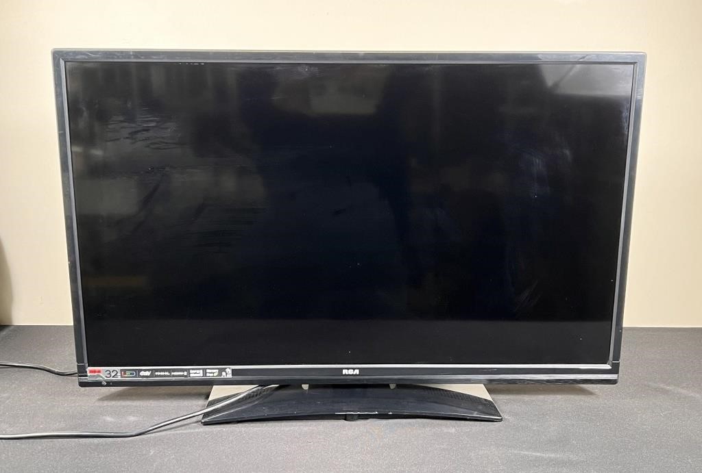 RCA 32" LED LCD Flat Screen TV HDTV