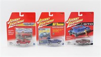 (3) Johnny Lightning Muscle Car Die Cast Cars