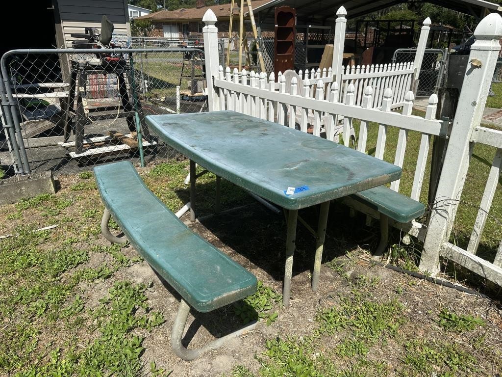 Outdoor picnic table