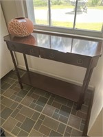 Nice entry table with 2 drawers