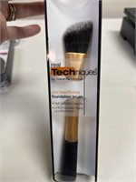 Real Techniques Foundation Makeup Brush