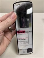 Real Techniques Kabuki Makeup Brush
