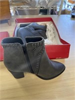 women’s new size 7 1/2 boots
