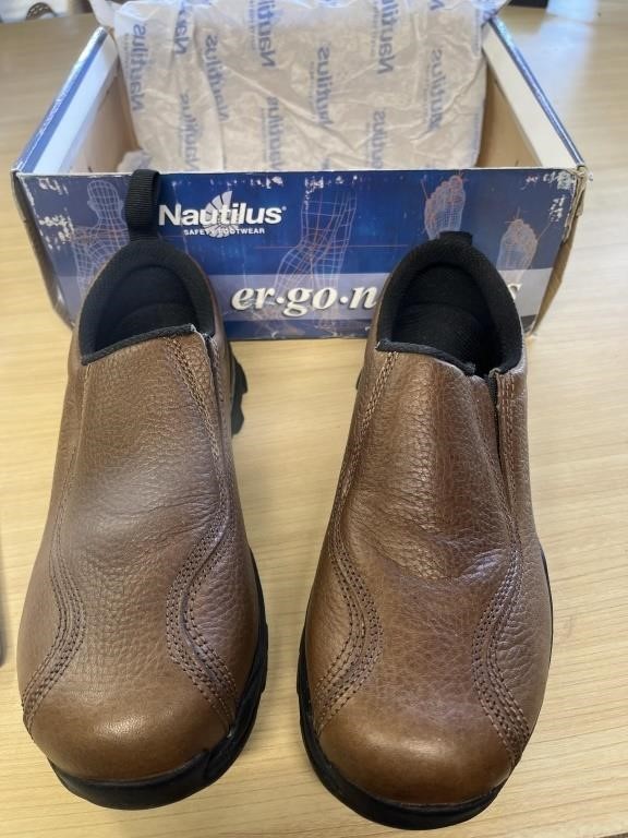 Nautilus safety footwear steel toe sz 7