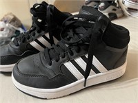 Boys adidas high top size 1 wore once - in new