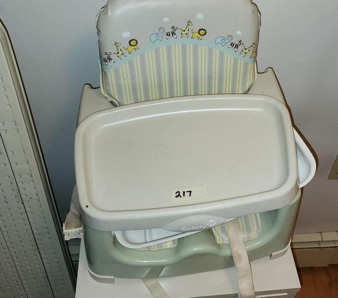 Safety 1st portable highchair great condition