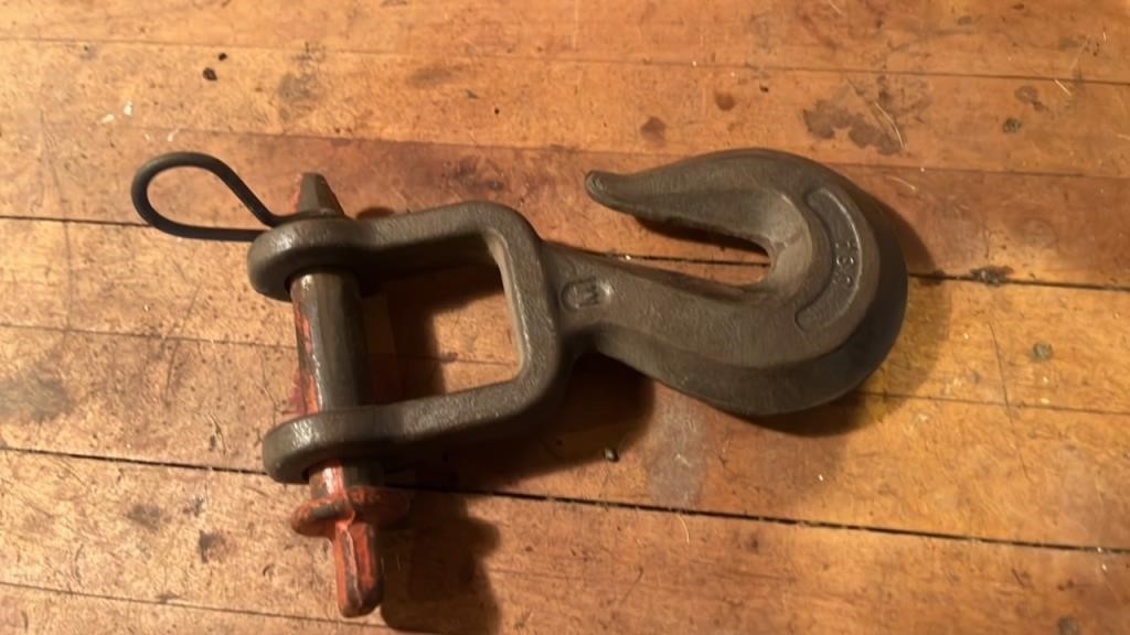 Clevis with hook