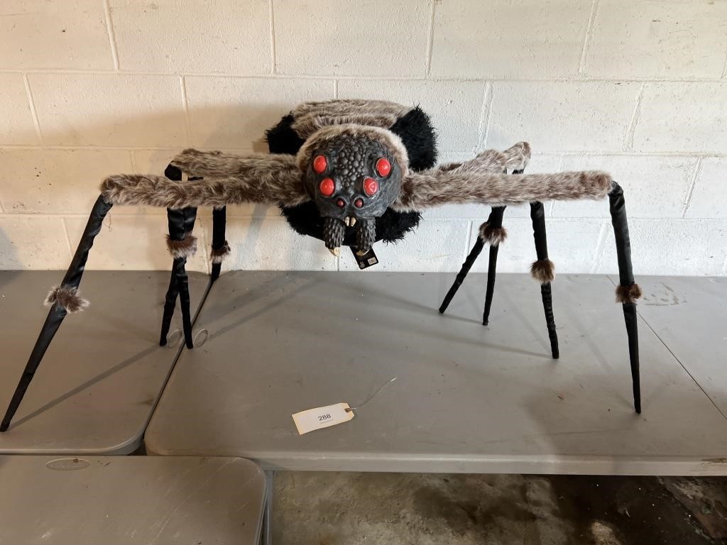 MONSTOROUS SPIDER WITH GLOWING RED EYES 6' LEG