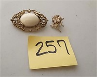 Vintage brooches goldtone pearl inlay