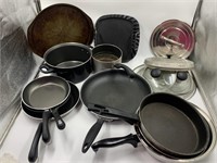 Miscellaneous lot of several frying pans, 1