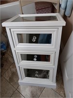 Small mirrored top and front chest of drawers, 17