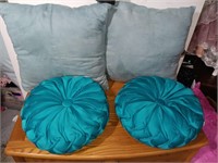 4 pillows teal