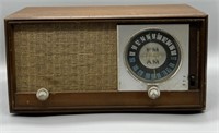 Vintage Zenith AM FM Radio
