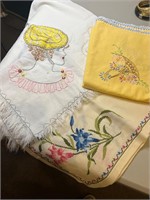 Vintage embroidery linen Table cloth lot
