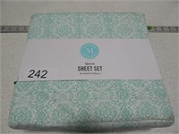 Queen size sheet set