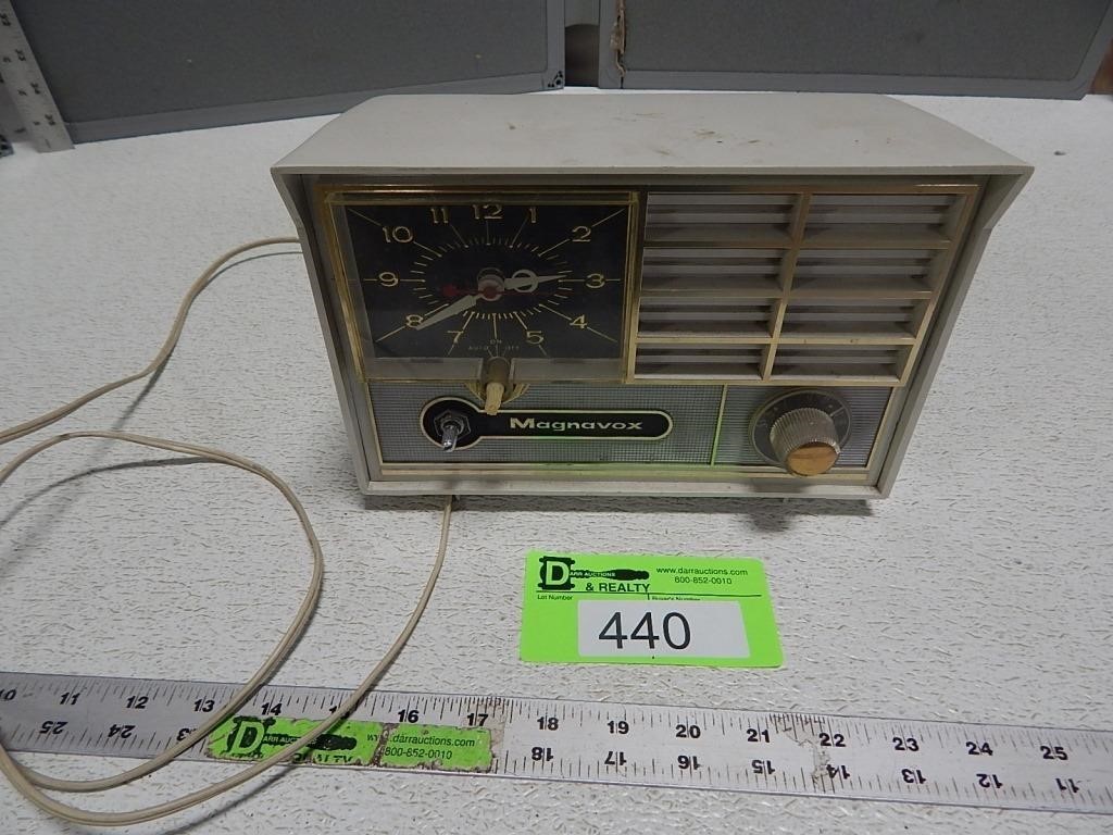 Vintage Magnavox clock radio