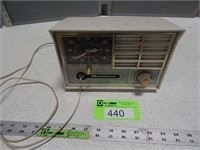 Vintage Magnavox clock radio