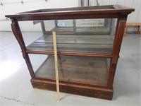 Display cabinet; approx. 47"x43" H x27"; 1 side