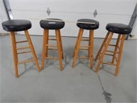 Set of 4 cushioned seat bar stools; approx. 30"