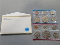 1976 US Mint Uncirculated coin set.  Buyer must co