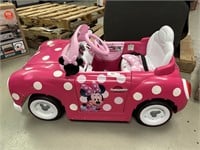 Minnie Mouse kids battery powered car