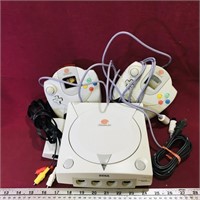 Sega Dreamcast Console & Controllers / Hookups