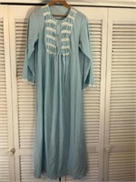 VINTAGE LONG BLUE NIGHTGOWN