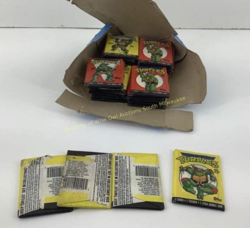 Box w/31- packs of Mutant Ninja Turtle wax packs