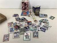 Sports card lot  Figures, Marqutte 2003 faux ring