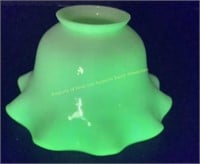 Vtg custard opal uranium glass crimped light